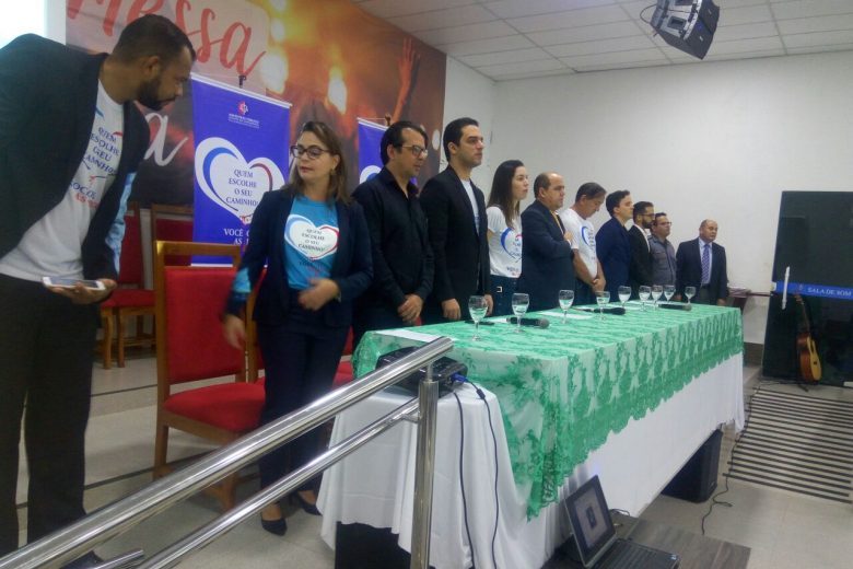 Mesa de honra do lançamento da campanha em Arari Foto: Divulgação)
